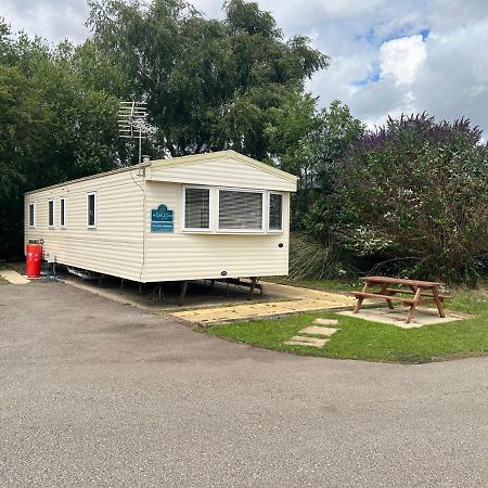 Poolside Hideaway, Tattershall Lakes Hotel Exterior foto